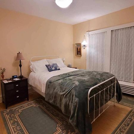 Oaklawn Inn Menomonie Esterno foto