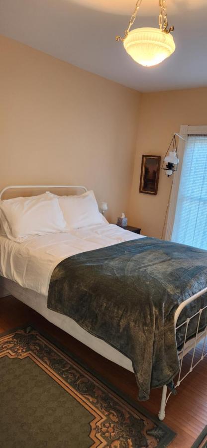 Oaklawn Inn Menomonie Esterno foto