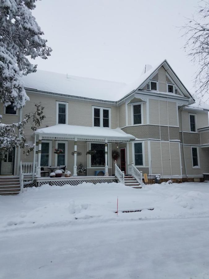 Oaklawn Inn Menomonie Esterno foto